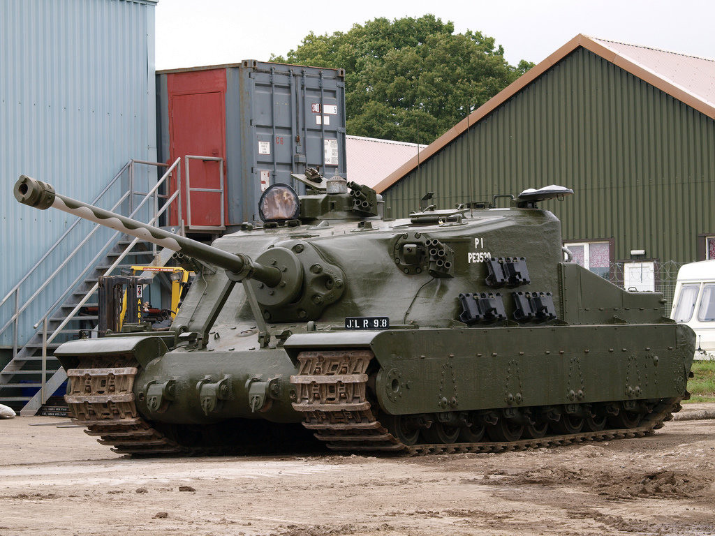 Tới nay, có ba chiếc Tortoise còn tồn tại trong đó có một chiếc trong tình trạng chưa hoàn thiện và phải tới năm 2011 mới được trưng bày, một chiếc khác không có pháo được cất giữ ở Scotland và chiếc cuối được sử dụng làm... mục tiêu bắn thử từ năm 1974. Nguồn ảnh: Warhistoryonline.