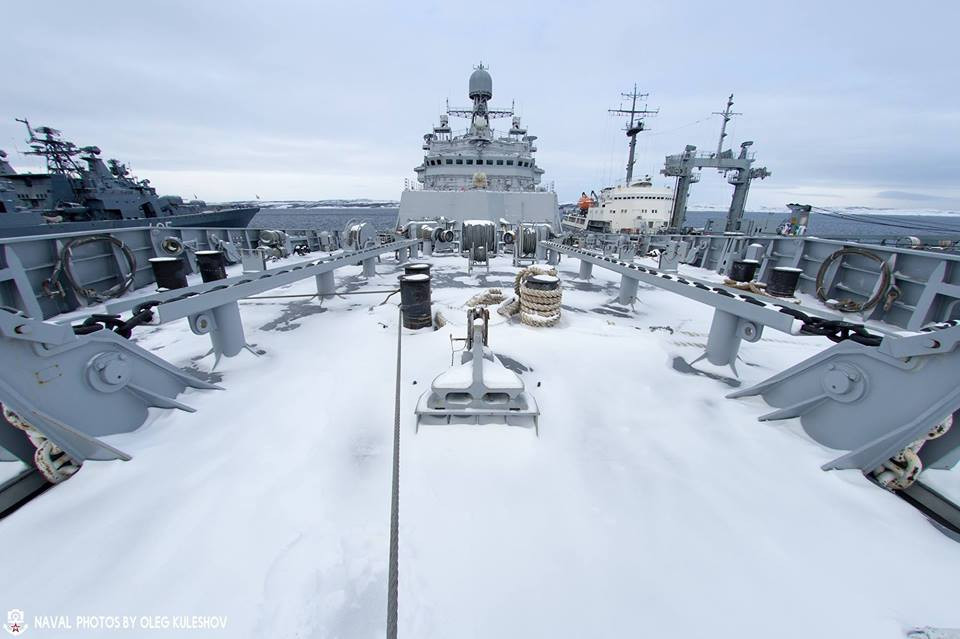 Tàu đổ bộ này có vũ trang bao gồm 1 khẩu pháo cao tốc 30mm AK630M, hai pháo cao tốc AK-630 và 2 pháo 14,5mm. Nguồn ảnh: Oleg.