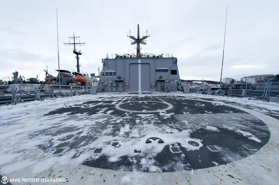 Tàu có khả năng mang theo được tối đa 2 trực thăng cảnh báo sớm sớm loại Ka-27 hoặc trực thăng vận tải - tấn công Ka-29. Nguồn ảnh: Oleg.