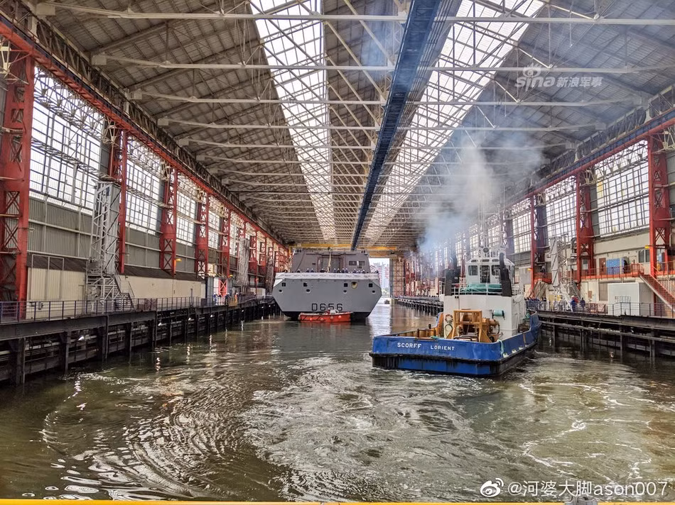 Được thiết kế theo chương trình hợp tác chung giữa hai nước là Pháp và Italy, siêu khinh hạm lớp FREMM thứ 8 của Hải quân Italy mang tên Antonio Marceglia đã được Pháp bàn giao cho Italia hôm 16/4 vừa rồi. Nguồn ảnh: Sina.