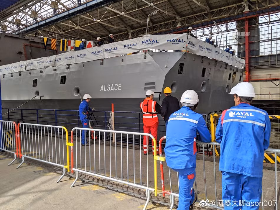 Theo dự kiến ban đầu, Italy sẽ đưa vào trang bị 10 khinh hạm loại này, Pháp 17 chiếc, Morocco 1 chiếc và Ai Cập 1 chiếc. Tuy nhiên phía Pháp đã huỷ đặt hàng 9 chiếc, chỉ còn nhận 8 chiếc. Nguồn ảnh: Sina.