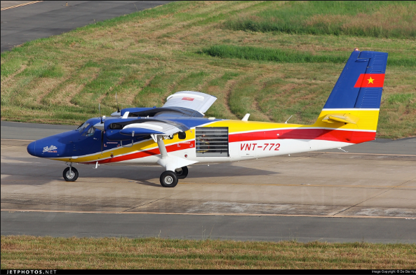 Khả năng cất cánh trên đường băng ngắn của DHC-6-400 thể hiện ở chỗ, nó chỉ cần 366 mét đường băng để cất cánh đầy tải. Khi hạ cánh đầy tải, DHC-6-400 cũng chỉ cần đường băng 320 mét. Khi không mang tải, đường băng cất - hạ cánh của DHC-6-400 có thể còn ngắn hơn nữa. Nguồn ảnh: Jetphoto.