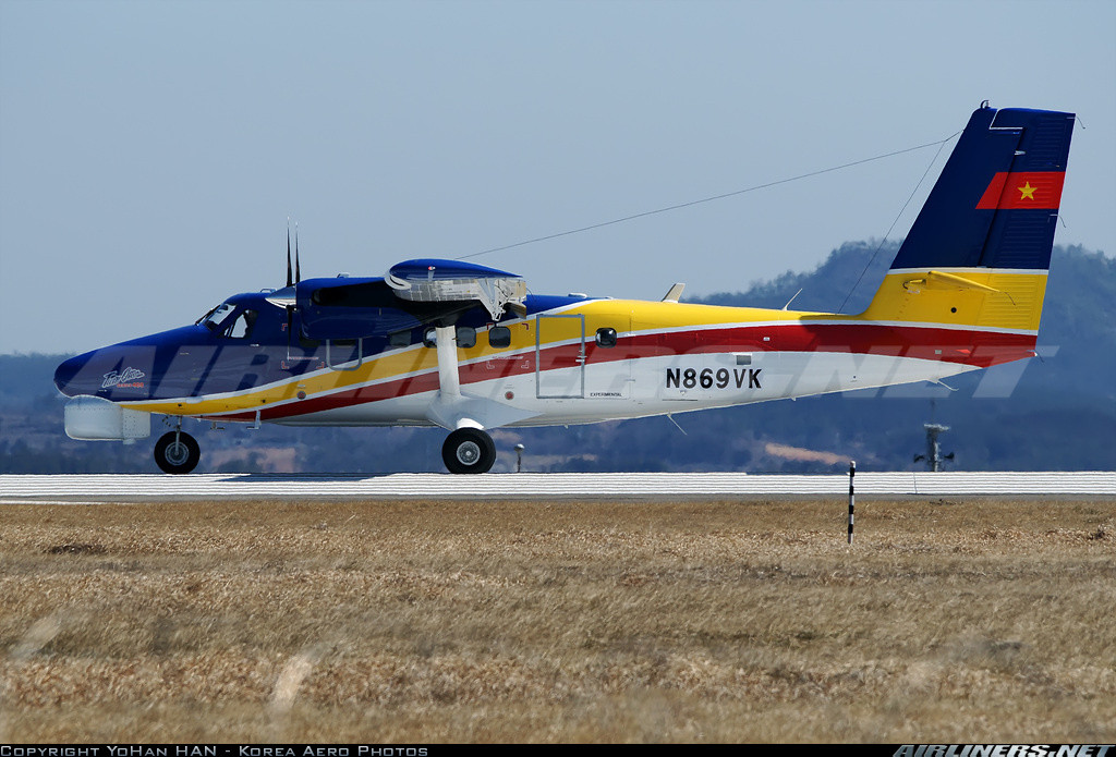 Hai động cơ của phiên bản DHC-6-400 cũng được thay đổi bằng động cơ 750 mã lực - thay cho động cơ 620 mã lực trước đây. Tuy nhiên do tăng trọng tải, tốc độ tối đa của DHC-6-400 cũng chỉ tương tự như đời trước - vào khoảng 337 km/h. Nguồn ảnh: Airliners.