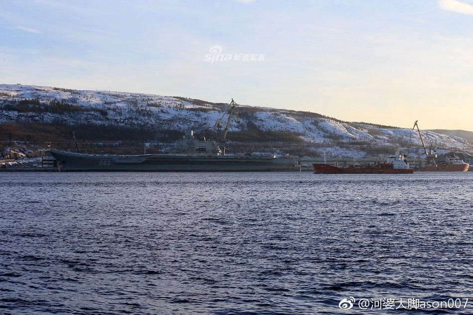 Mặc dù vậy, chắc chắn rằng hải quân Nga cần phải phục hồi được ụ nổi DP-50 trước khi muốn hoàn thành quá trình đại tu tàu Kuznetsov. Nguồn ảnh: Sina.