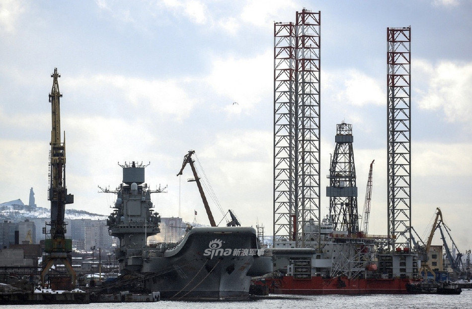 Quá trình sửa chữa tàu vẫn đang được diễn ra nhưng rất chậm do không có ụ nổi hỗ trợ. Nguồn ảnh: Sina.