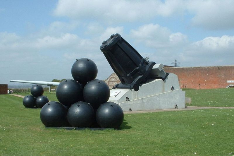 Tuy nhiên khẩu pháo Sa Hoàng vẫn có cỡ nòng thua sa khẩu cối có cỡ nòng lớn nhất thế giới được chế tạo bởi Joseph Paixhans với cỡ nòng 975mm. Khẩu cối này từng được thực chiến trong trận bao vây Antwerp năm 1832.