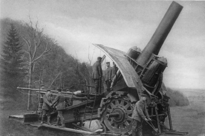 Cũng có cỡ nòng 42cm nhưng lại có khả năng di chuyển, khẩu pháo Type M-Gerat ra đời năm 1914 có thể coi là khẩu pháo kéo có cỡ nòng lớn nhất trong lịch sử cho tới tận ngày nay.