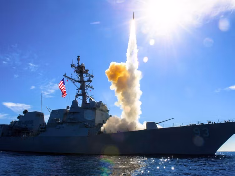 Đây không phải là lần đầu tiên Lực lượng Phòng vệ Nhật Bản được tiếp cận với loại tên lửa hiện đại này. Từ cách đây 12 năm, vào năm 2007 phía Nhật đã thử nghiệm thành công tên lửa SM-3 Block IA từ tàu JS Kongo. Nguồn ảnh: Defence.