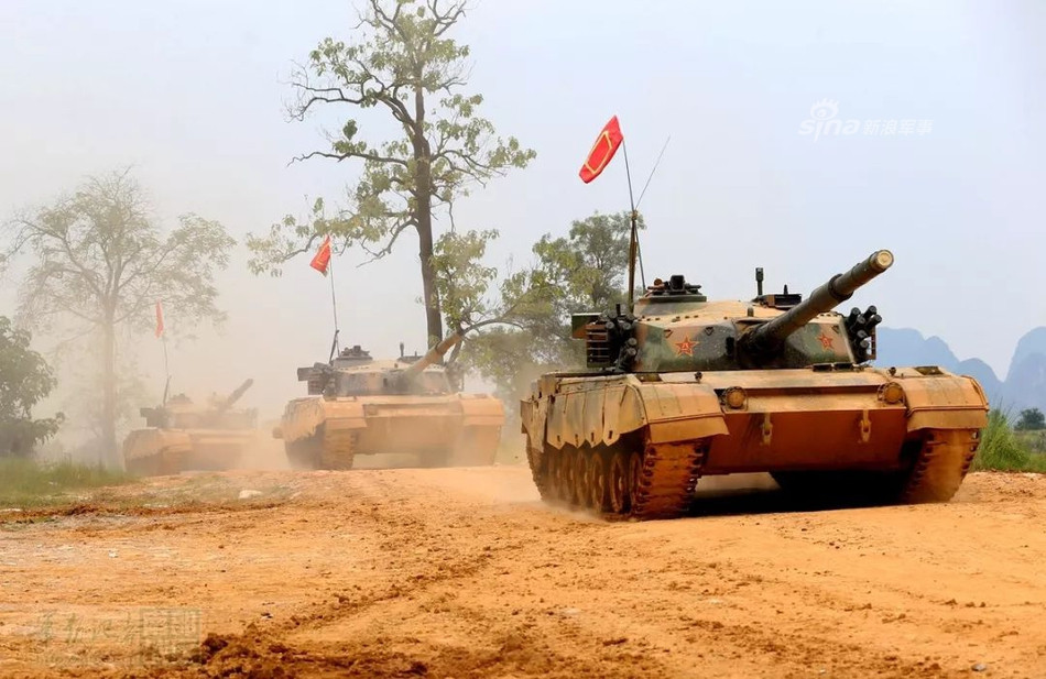 Phiên bản xuất khẩu của Type 96 mang tên VT-2. Đây là phiên bản từng xuất hiện lần đầu tiên ở Triển lãm Vũ khí châu Á 2012 và được quảng cáo có tốc độ tối đa lên tới 70 km/h - nhanh hơn cả phiên bản Type 96 nội địa của Trung Quốc. Nguồn ảnh: Sina.