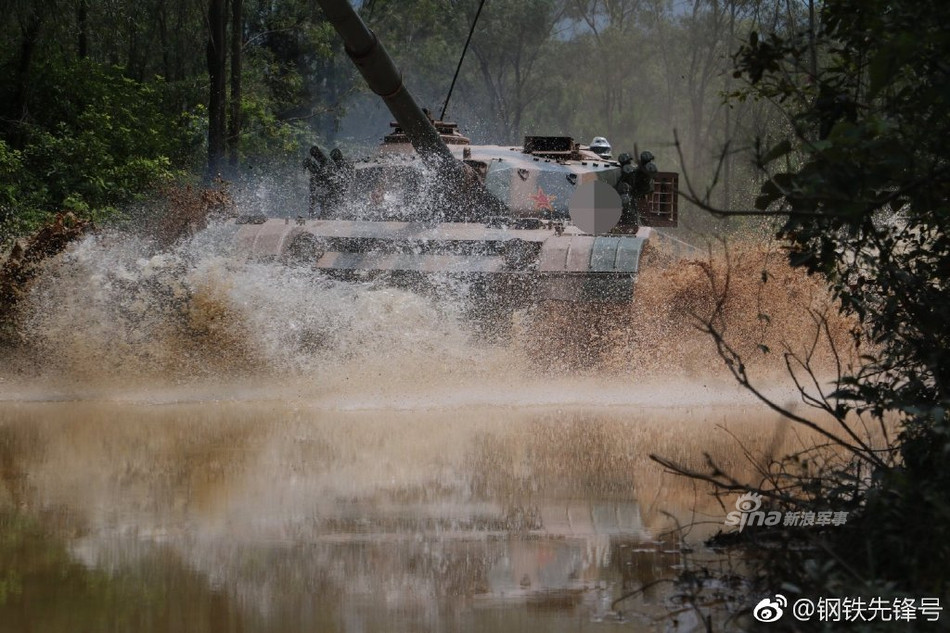 Type 96 được Trung Quốc xếp vào dòng xe tăng thế hệ hai do nước này độc lập nghiên cứu và phát triển. Phiên bản Type 96 đầu tiên được gia nhập biên chế Quân đội Trung Quốc năm 1997. Nguồn ảnh: Sina.