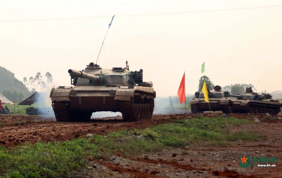 Loại xe tăng chiến đấu chủ lực có số lượng nhiều nhất trong biên chế quân đội Trung Quốc và được coi là xương sống của lực lượng này chính là xe tăng Type 96 bao gồm cả ba phiên bản đó là Type 96, Type 96A và Type 96B. Nguồn ảnh: Sina.