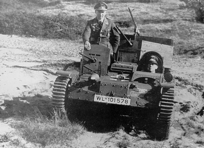 Trong Chiến tranh Thế giới thứ hai, các xe tăng Renauld UE Chenillette ngoài nhiệm vụ trinh sát còn có nhiệm vụ khác như vận tải, tải thương. Nguồn ảnh: Historyonline.