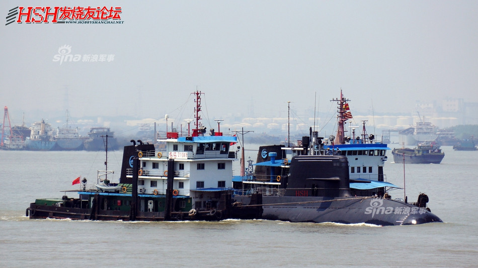 Theo các tài liệu được Mỹ công bố, tàu ngầm lớp Type 039 được thiết kế để chú trọng vào nhiệm vụ chống tàu mặt nước. Cụ thể, nó có khả năng lặn lâu, mang tên lửa hành trình chống hạm và có khả năng hoạt động cả trong vùng nước nông gần bờ. Nguồn ảnh: Sina.