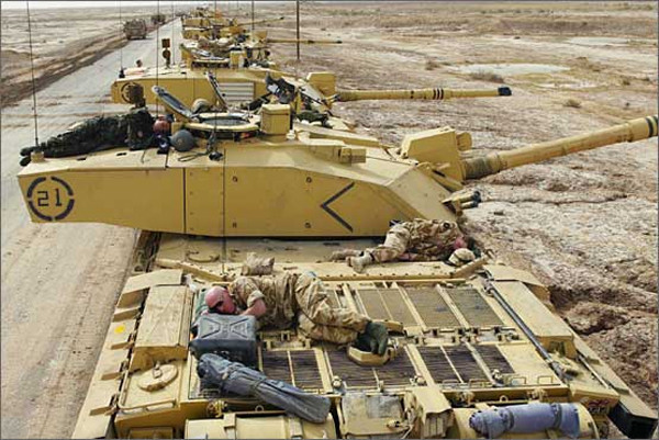 Dù kíp lái bị thương nhưng chiếc Challenger 2 này vẫn... đi lùi được 2,5 km cho tới khu vực an toàn. Nguồn ảnh: Challenger.