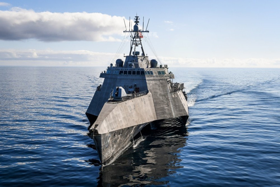 Hồi đầu tháng ba vừa rồi, các tàu chiến đấu ven bờ lớp Independence của Hải quân Mỹ đã di chuyển dọc bờ biển phía Tây của nước này để thực hiện nhiệm vụ tuần tra theo lịch trình định trước. Nguồn ảnh: Sina.
