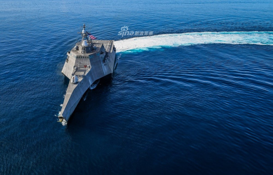 Do chỉ được thiết kế để hoạt động trong vùng biển ven bờ, tầm hoạt động của các tàu chiến đấu ven bờ lớp Independence không vượt quá 8000 km ở tốc độ hành trình 18 hải lý giờ tương đương 33 km/h. Nguồn ảnh: Sina.