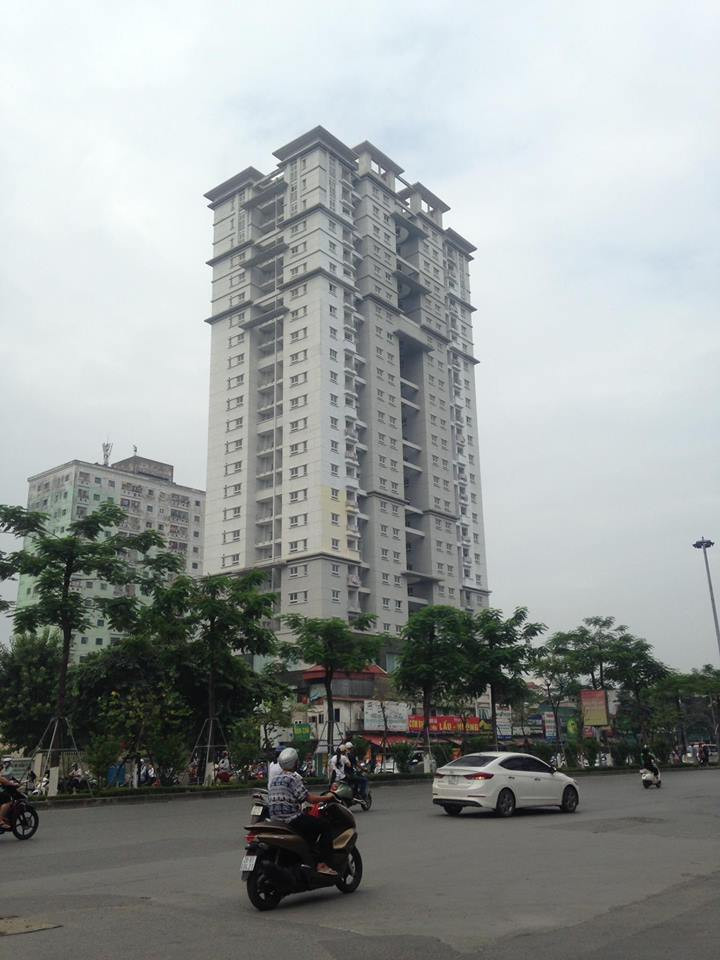 Một dự án tái định cư nữa cũng "đắp chiều" nhiều năm qua là tòa nhà gần 20 tầng nằm trên đường Tạ Quang Bửu (quận Hai Bà Trưng). Ảnh: Baoxaydung.