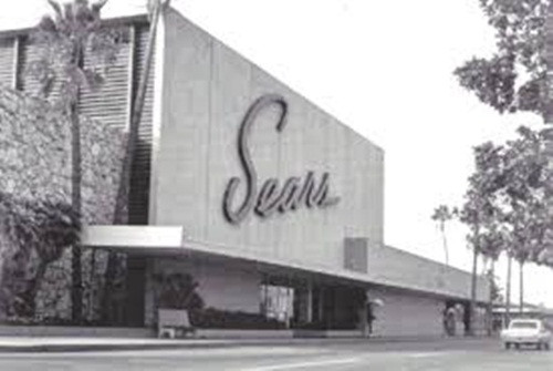 Theo Investopedia, doanh số tại các cửa hàng của hãng vượt doanh số từ bán hàng qua catalog vào năm 1931. Ảnh: Richard's.