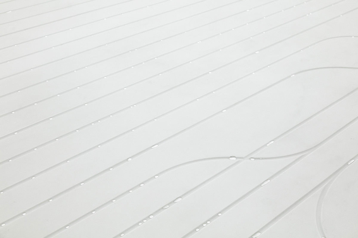 Gọi là căn phòng nước bởi trên nền nhà được tạo ra bởi sự chuyển động của 25.000 giọt nước.