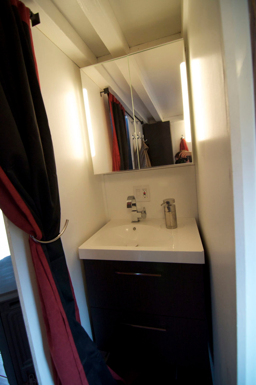 Phòng tắm hiện đại.