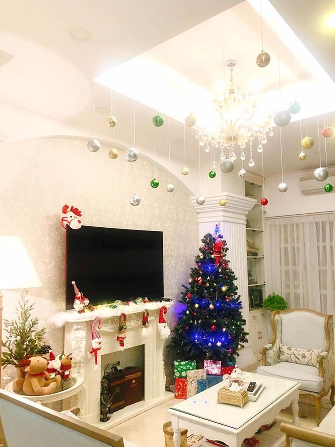 Tổ ấm của siêu mẫu Thúy Hạnh tràn ngập không khí Giáng sinh. Ảnh: Tiền phong.