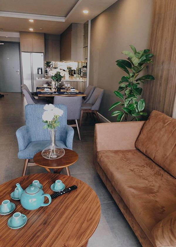 Vốn tốt nghiệp đại học Kiến trúc TP.HCM nên Midu có gout thẩm mỹ riêng. Căn hộ trên do chính tay cô làm nội thất và theo sát từ những ngày đầu thi công.