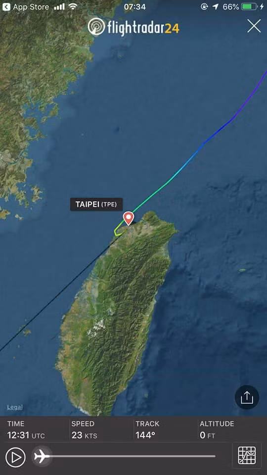 Hot hoang may bay Vietjet Air gap su co, ha canh khan trong dem Noel-Hinh-2