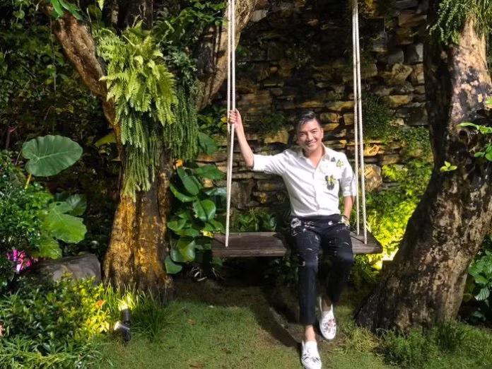 Bức tường đá được nhập khẩu từ Hy Lạp.