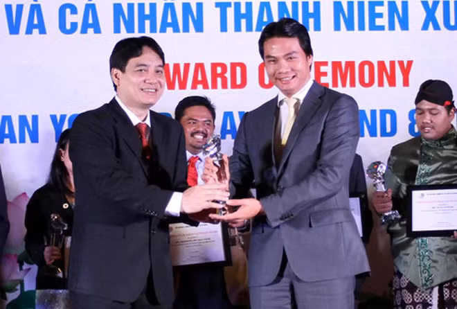 Anh tốt nghiệp Trường Đại học Quản Lý và Kinh Doanh Hà Nội và hoàn thành luận án tiến sỹ tại Malaysia. Ảnh: Dân Việt.