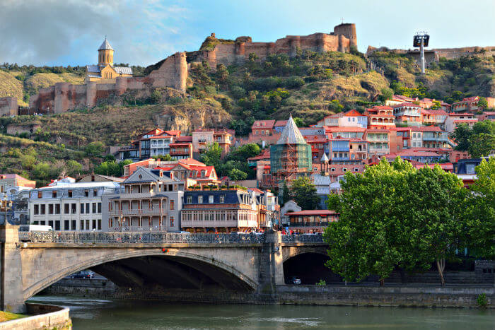 Số triệu phú của Mỹ có hơn 13,5 triệu người và tổng tài sản cả nước 98.200 tỷ USD nhưng tài sản bình quân với người trưởng thành chỉ 403.970 USD. Ảnh: Nomad Capitalist.