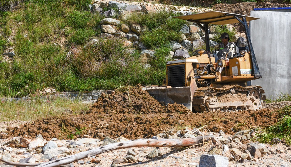 Chủ đầu tư dự án là Công ty TNHH Đầu tư-Phát triển Thanh Châu bắt đầu hoạt động từ ngày 15/08/2010 theo Giấy phép kinh doanh số 4201207481 cấp ngày 06/08/2010 do Sở Kế hoạch và Đầu tư tỉnh Khánh Hòa cấp. Ảnh: Zing.