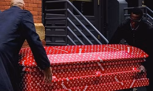 Sung sot voi bao cao su hang hieu LV 1,5 trieu dong/chiec-Hinh-2