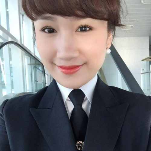 Trang Nhung sở hữu khuôn mặt duyên, nụ cười sáng và vóc dáng trẻ trung. Ảnh: Baogiaothong.