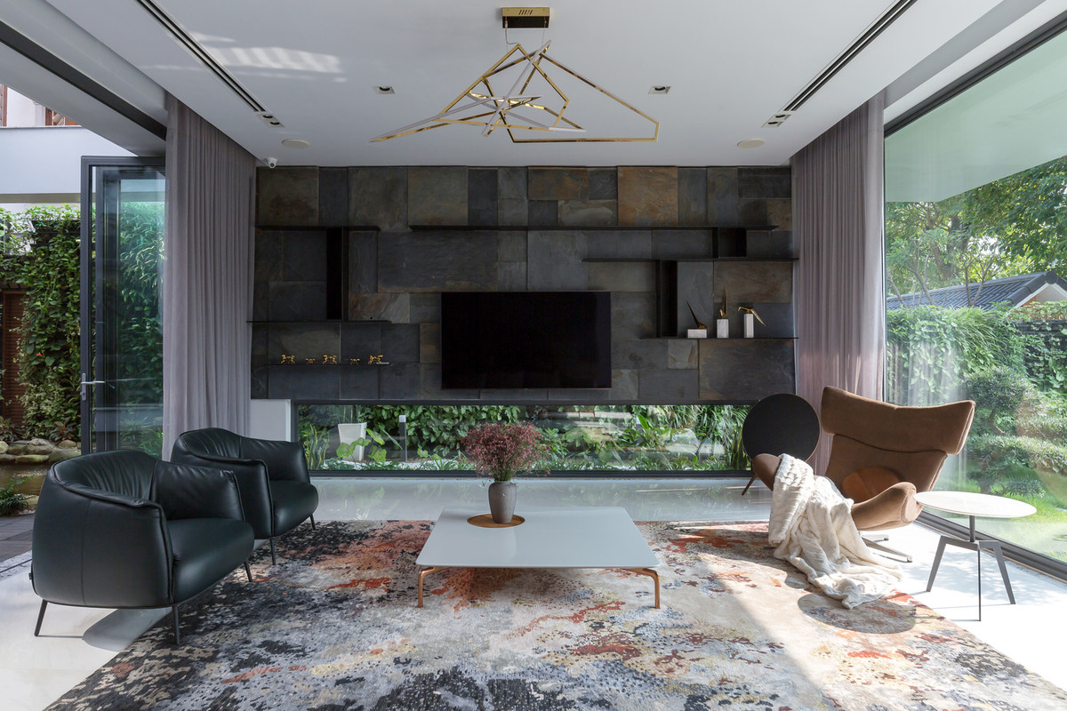 Phòng khách sang trọng với nội thất hiện đại.