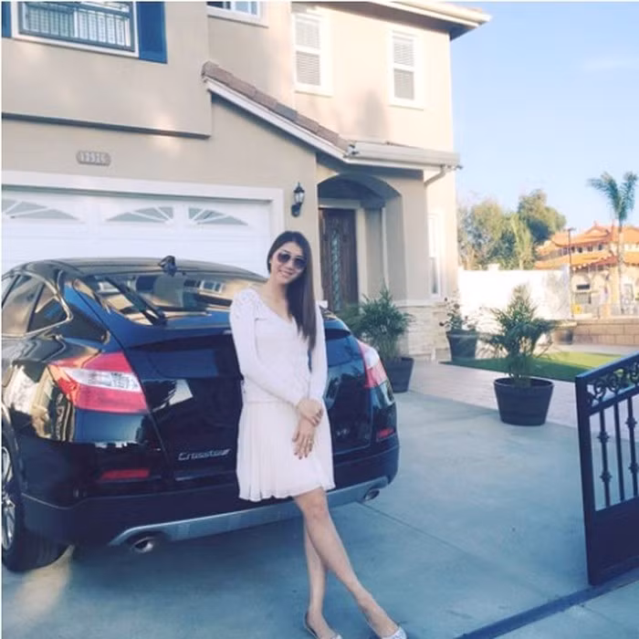 Nhà có thiết kế gara để xe ô tô rộng rãi. Ảnh: FB Ngọc Quyên.