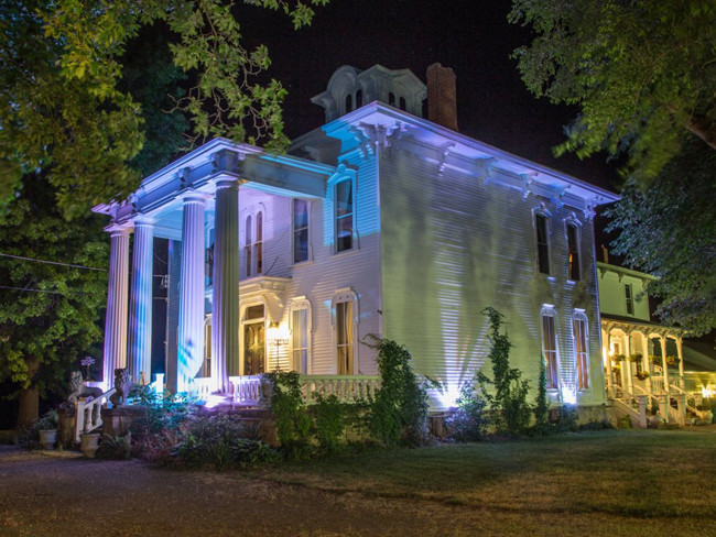 Mặc dù đã cải tạo căn nhà theo ý mình, nhưng ông Tony vẫn nhất quyết rao bán tài sản này.