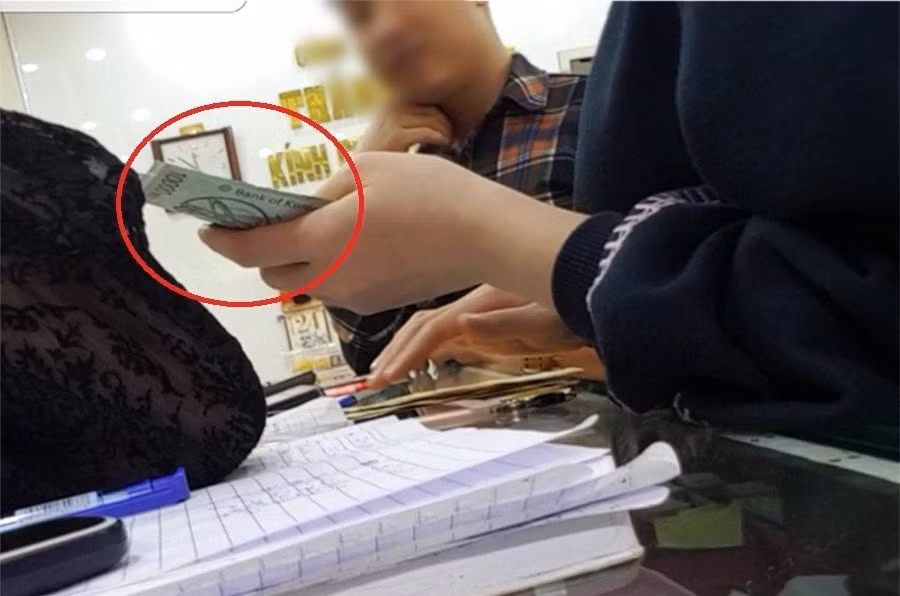 Day la nguyen nhan doi USD bi phat 90 trieu... can phai nam long-Hinh-2