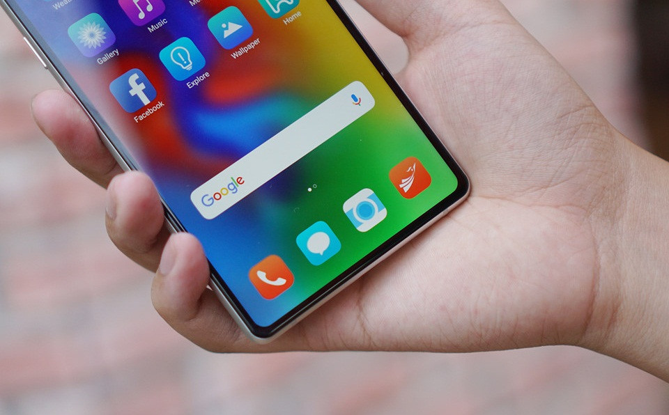 BPhone 3 chạy chip Snapdragon 636, RAM 3 GB, dung lượng 32 GB. Ảnh: Zing.