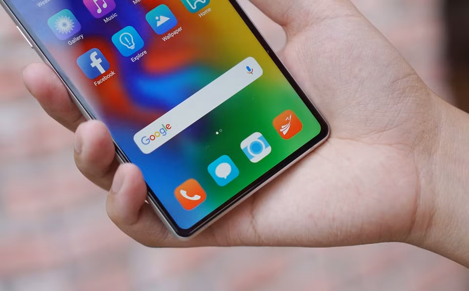 BPhone 3 chạy chip Snapdragon 636, RAM 3 GB, dung lượng 32 GB. Ảnh: Zing.