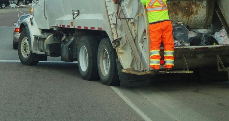 Nghề thu lượm rác tái chế có nguy cơ bị sứt da hoặc thâm tím vì các mảnh kính vỡ… Đây đều là nguyên nhân dẫn đến tỷ lệ tử vong cao.