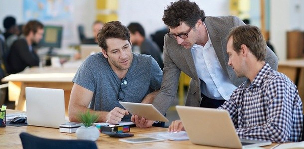 Năm 2018, 3/10 ngành nghề có nhu cầu tuyển dụng nhân sự cao nhất thuộc lĩnh vực CNTT-TT là IT – Phần mềm, Internet/Online Media và IT - Phần cứng/Mạng. Ảnh: Internet.