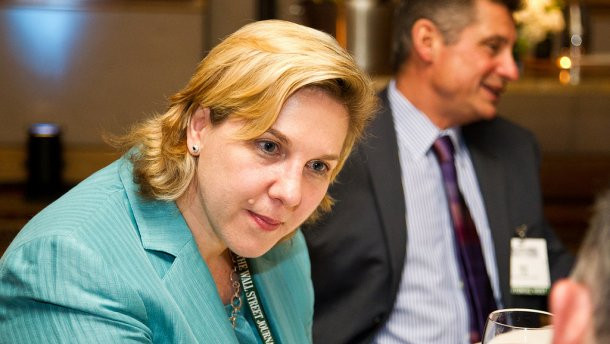 Việc bổ nhiệm bà Robyn Denholm diễn ra trong bối cảnh Tesla đối mặt áp lực lớn phải cải thiện bảng cân đối kế toán. Ảnh: The Koz Telegram.