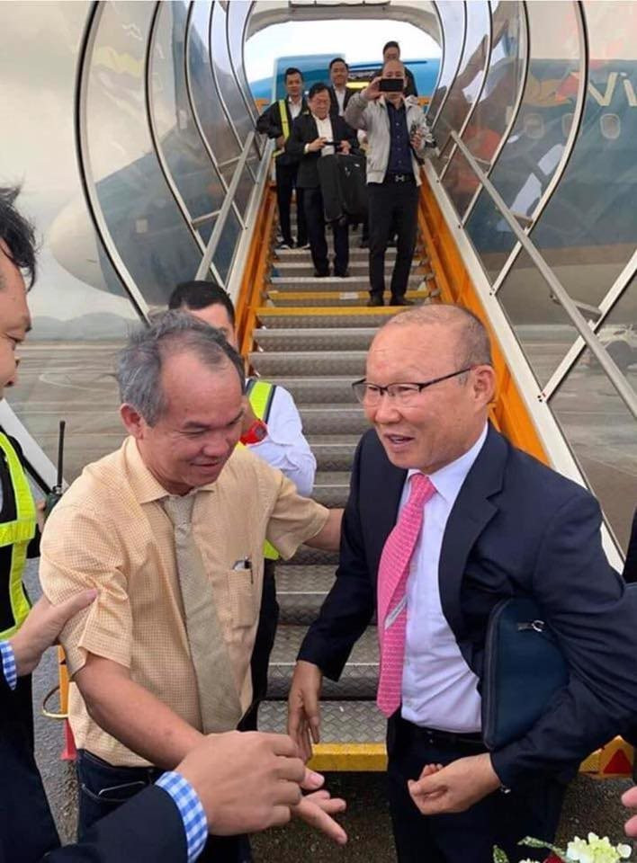 Không chỉ là người đặt nền móng xây dựng và phát triển lò Hoàng Anh Gia Lai (HAGL), bầu Đức còn là người đưa HLV Park Hang-seo đến với nền bóng đá Việt Nam. Ảnh: Vietnamnet.