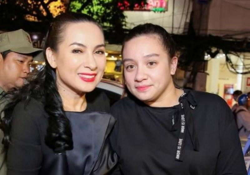 Dù lịch diễn vô cùng bận rộn nhưng Phi Nhung luôn cố gắng sắp xếp thời gian để có thể chăm lo cho 21 người con.