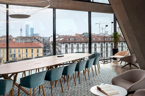  Văn phòng Microsoft khánh thành năm 2017 tại Italy được đánh giá cao với việc sử dụng vật liệu 100% sản xuất tại Italy.