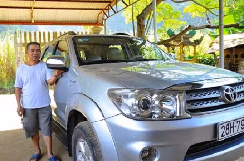 Giữa miền quê xanh tươi, trù phú, không khó để bắt gặp những nông dân trồng cam đi ô tô Camry, Fortuner...Ảnh: Nông nghiệp Việt Nam.