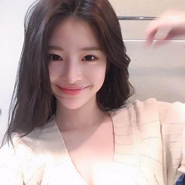 Nhiều người cho rằng Yoo Hye Won đã chỉnh mũi và môi