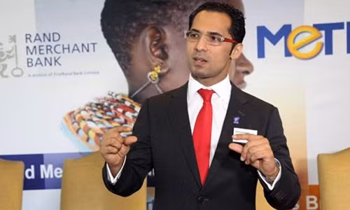 Sau khi tốt nghiệp đại học ở Mỹ, Dewji trở về quê hương và bắt đầu đảm nhận công việc quản lý tại Tập đoàn MELT do cha thành lập. Ảnh: Black.