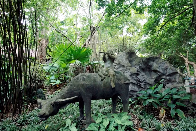 Tiểu cảnh sân vườn tái hiện cuộc sống của người dân Việt xưa. Ảnh: Kinhtedothi.