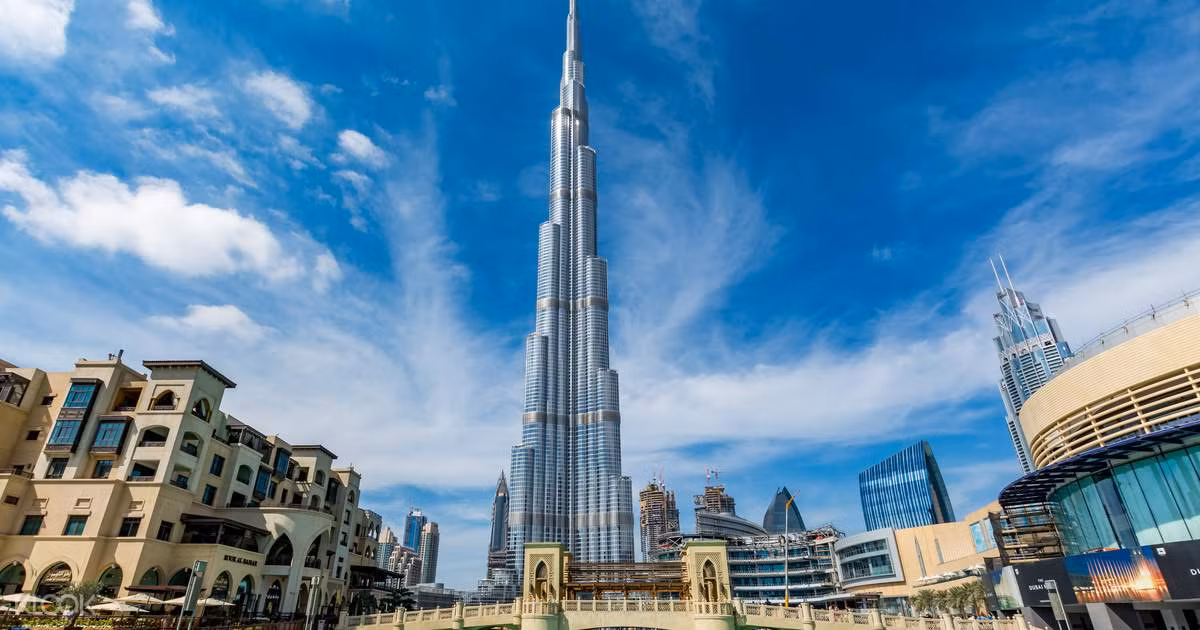 Khu phức hợp Downtown Dubai là nơi có tòa nhà cao nhất thế giới Burj Khalifa với 827,8m. Ảnh: Klook.